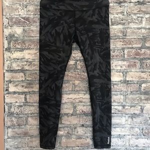 Reebok leggings in a feathered camo print